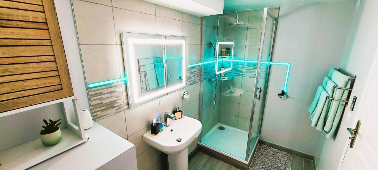 Appartement T2 Confortable - Piscine Et Jacuzzi Pierrelaye Dış mekan fotoğraf