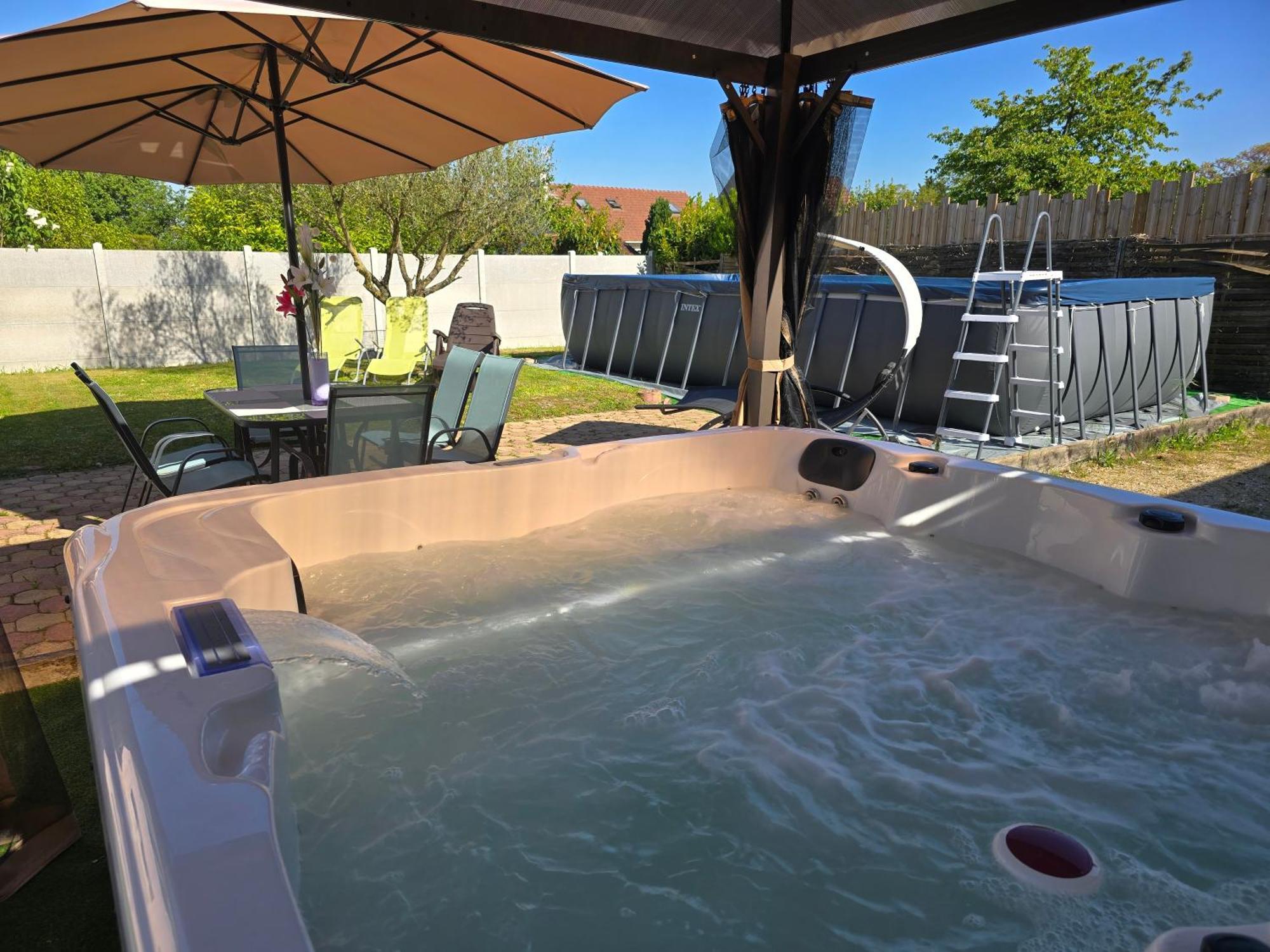 Appartement T2 Confortable - Piscine Et Jacuzzi Pierrelaye Dış mekan fotoğraf